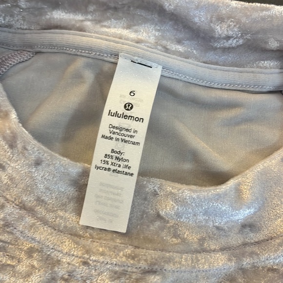 Lululemon warm down crew crushed velvet limited edition, size 6 - Picture 4 of 6